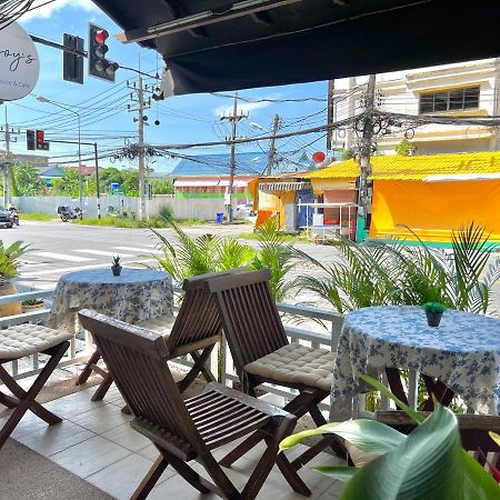 Enjoy'S Beach House & Cafe' Ban Karon Esterno foto