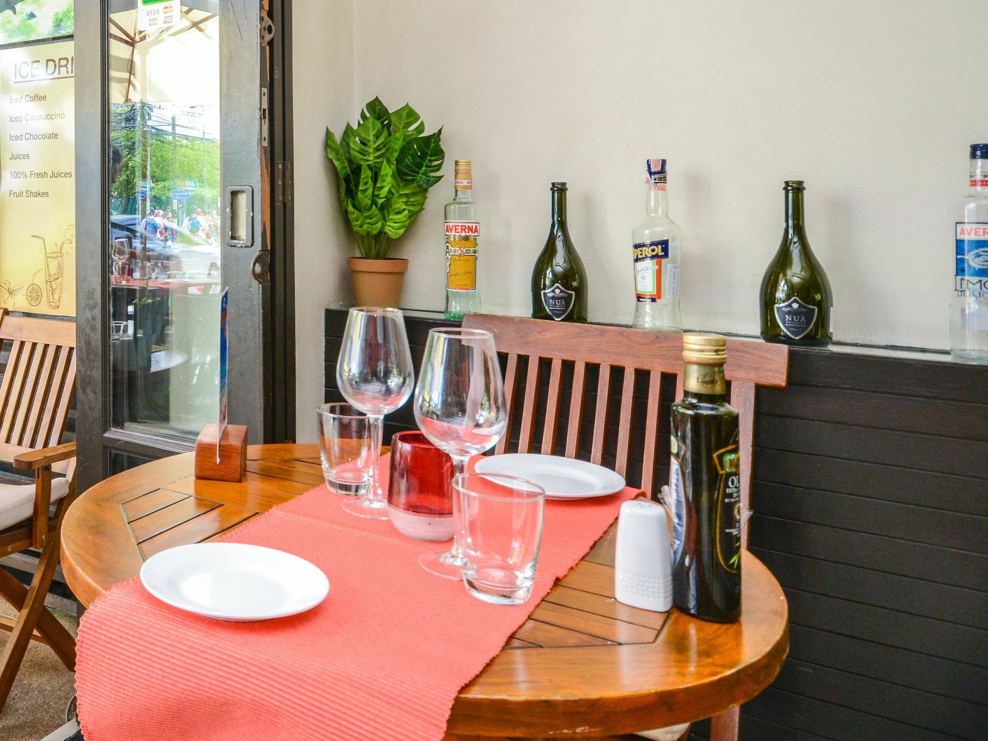 Enjoy'S Beach House & Cafe' Ban Karon Esterno foto