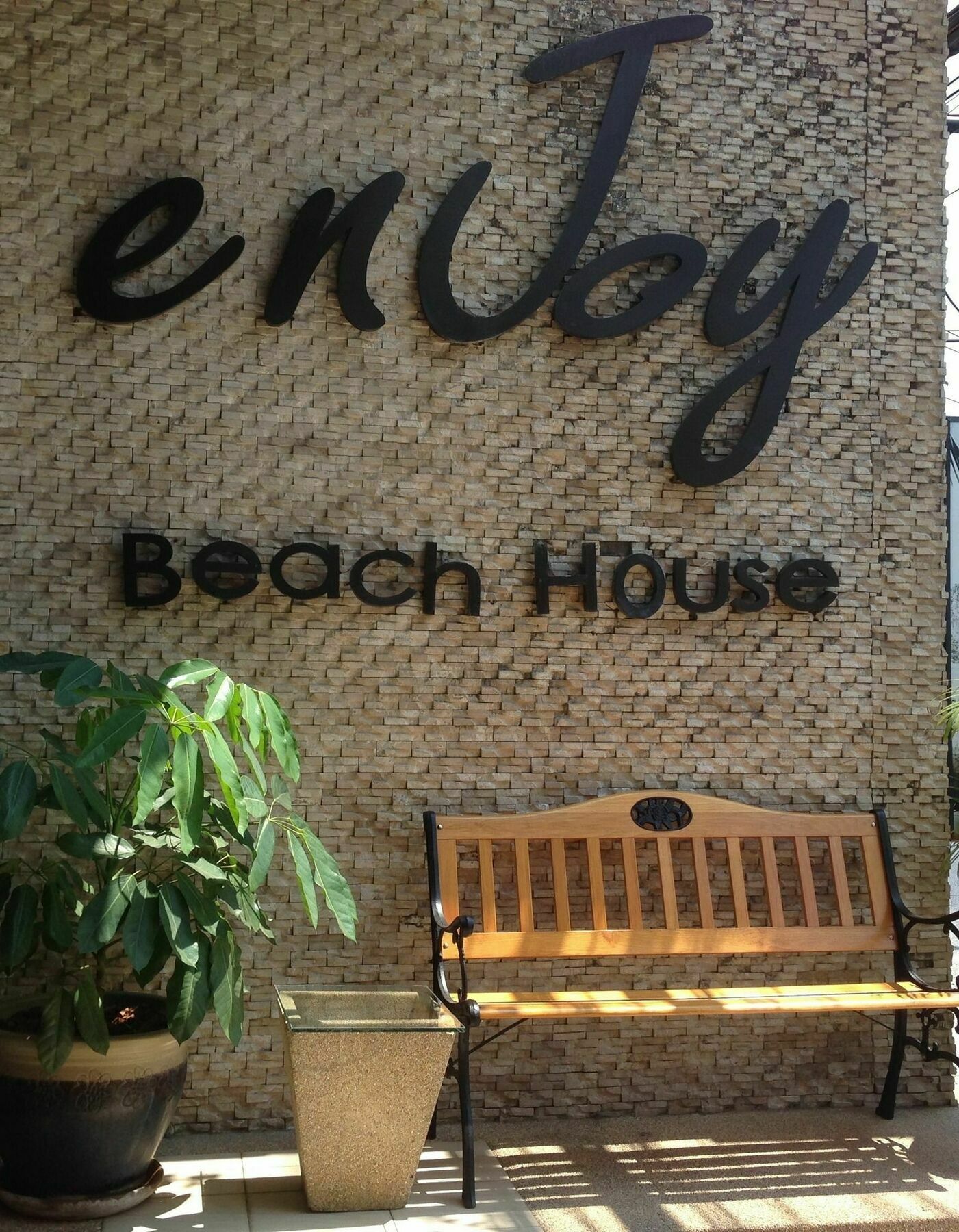 Enjoy'S Beach House & Cafe' Ban Karon Esterno foto