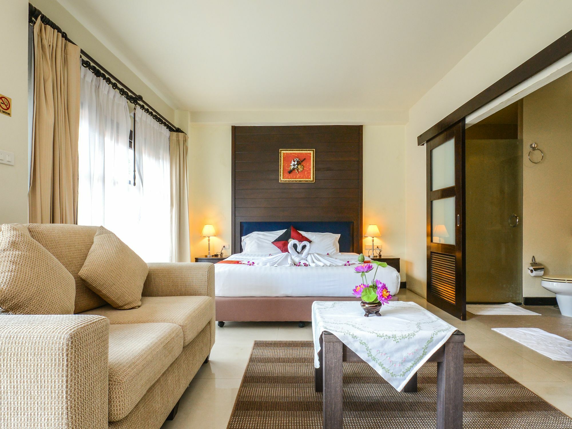 Enjoy'S Beach House & Cafe' Ban Karon Esterno foto
