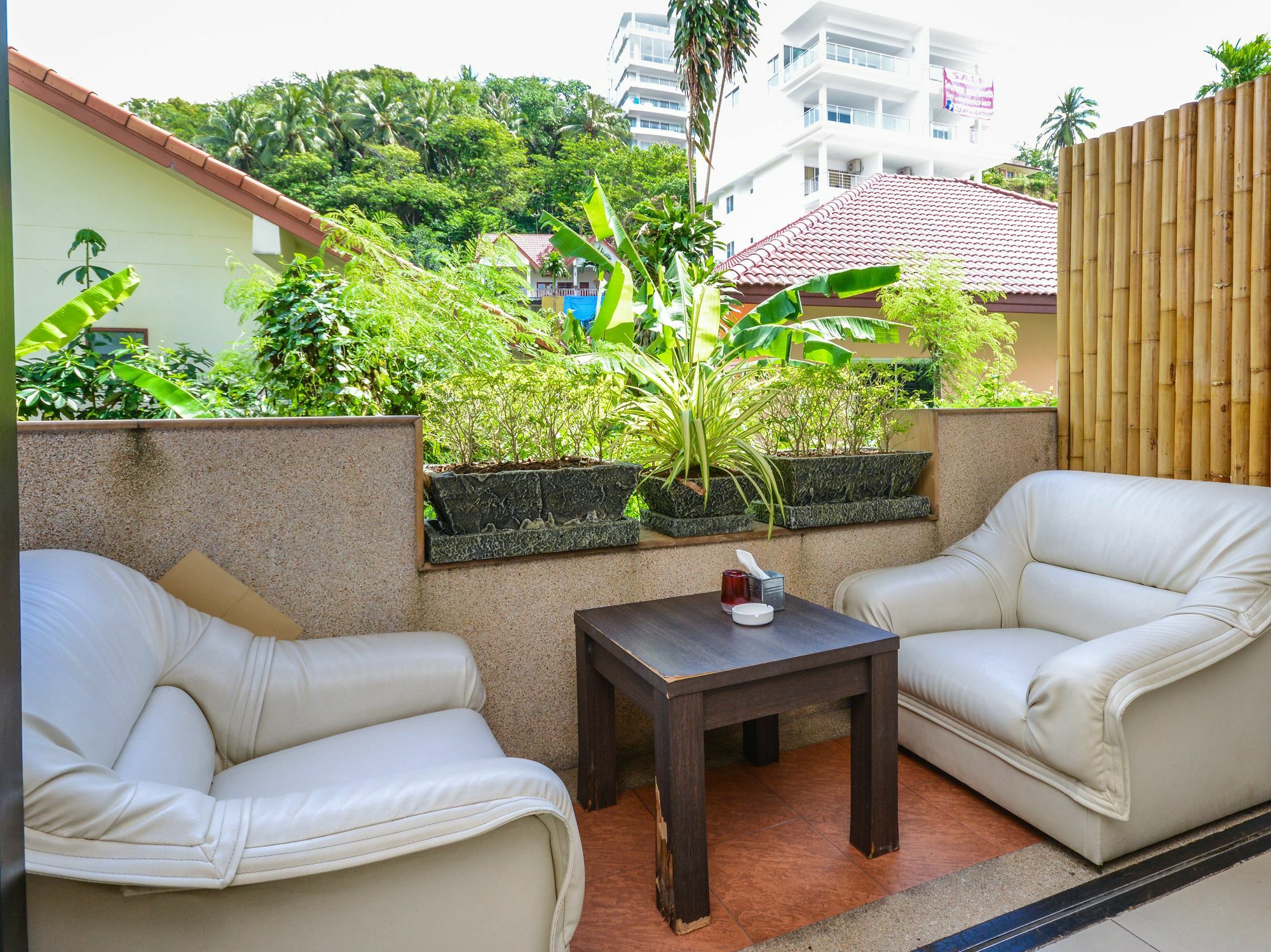 Enjoy'S Beach House & Cafe' Ban Karon Esterno foto