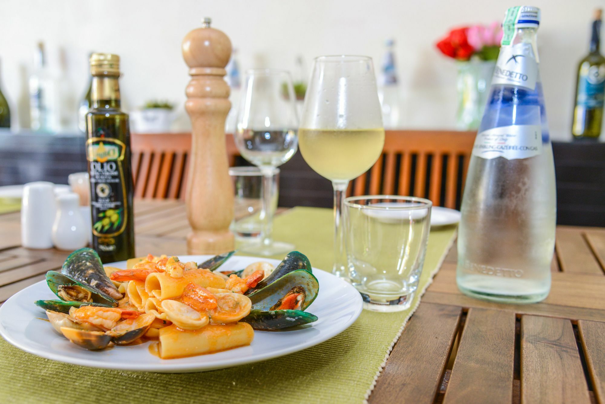 Enjoy'S Beach House & Cafe' Ban Karon Esterno foto