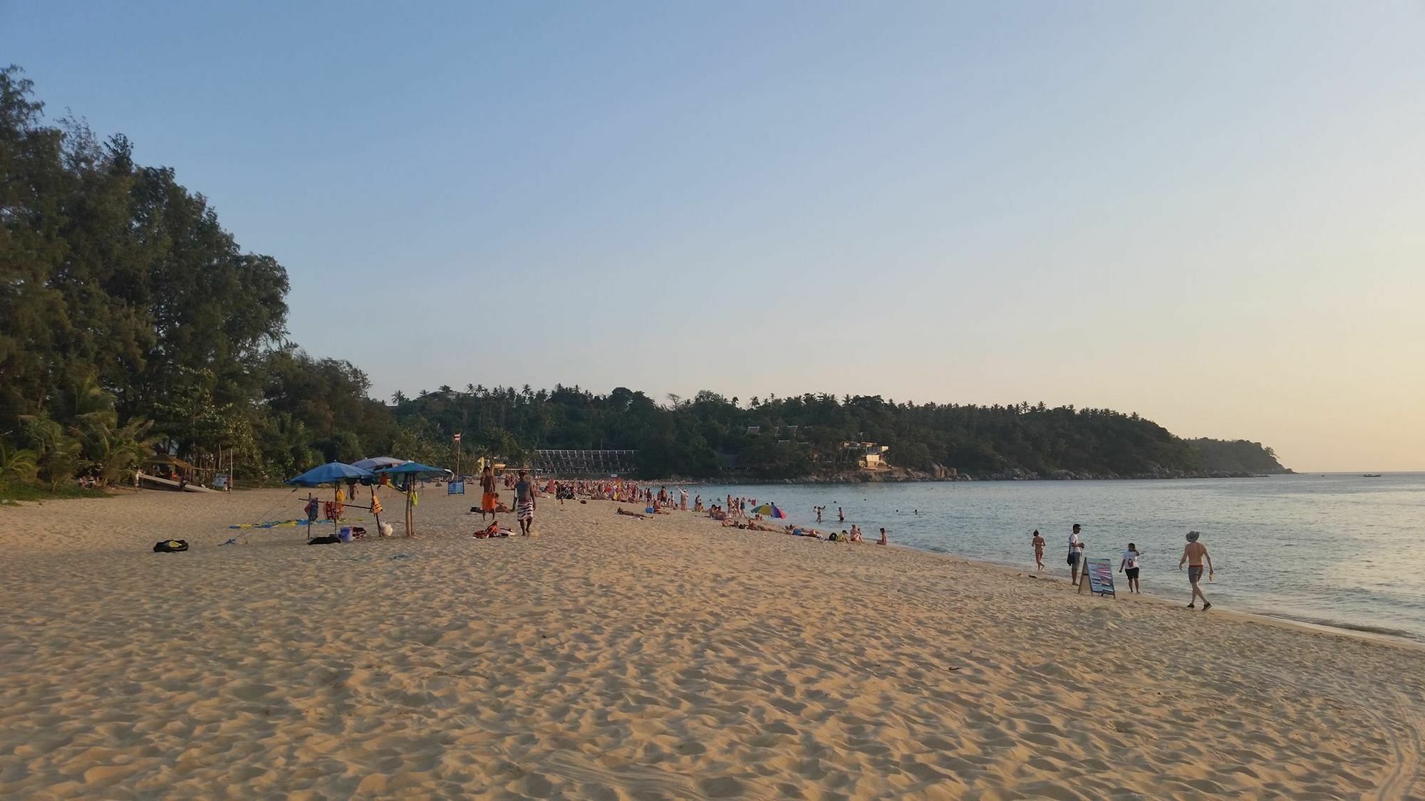Enjoy'S Beach House & Cafe' Ban Karon Esterno foto