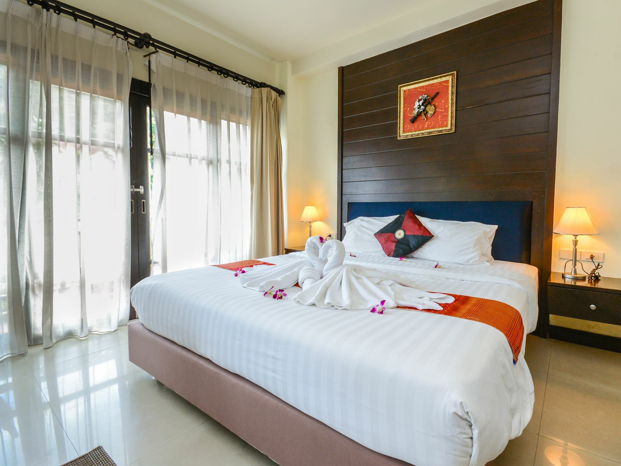 Enjoy'S Beach House & Cafe' Ban Karon Esterno foto
