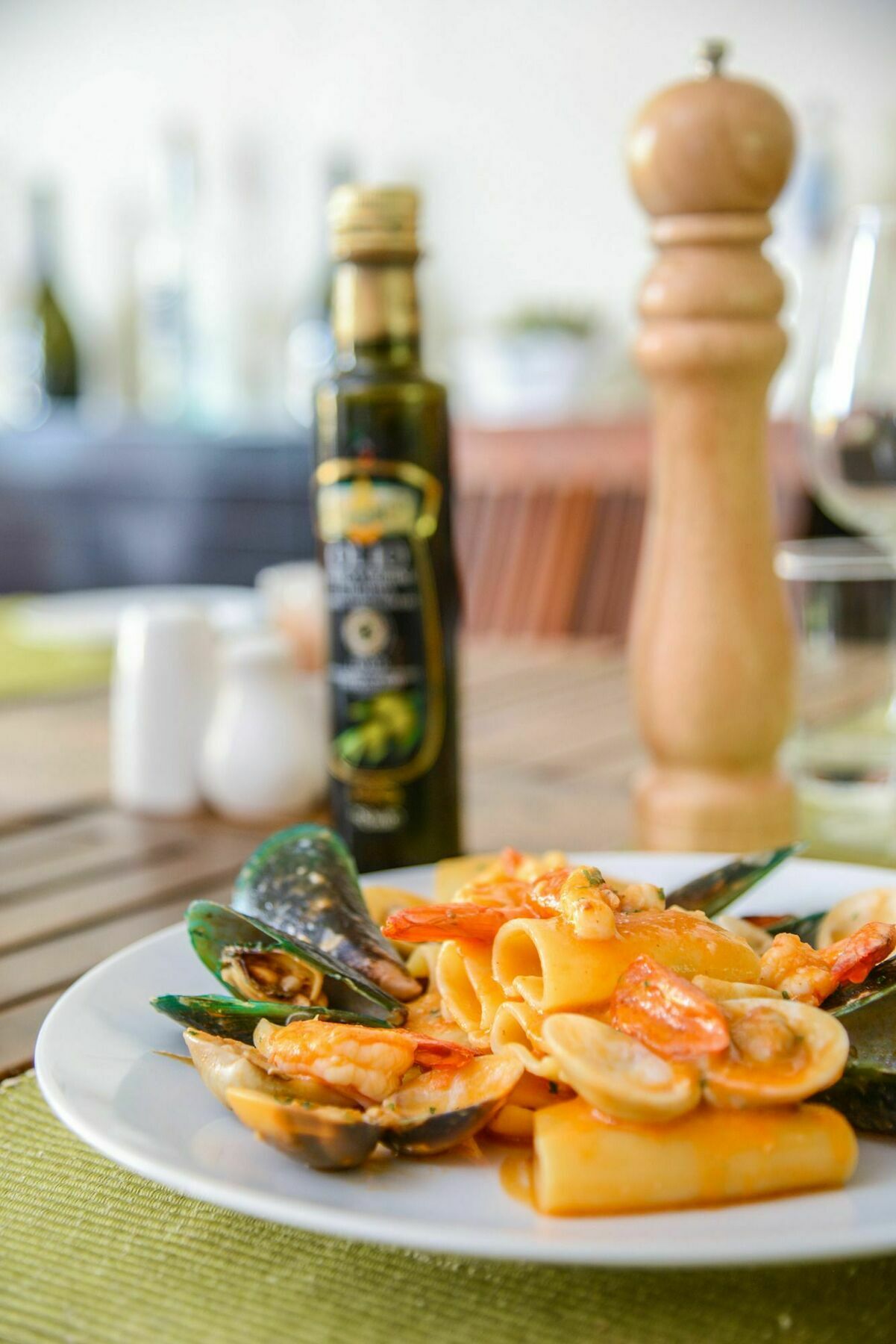 Enjoy'S Beach House & Cafe' Ban Karon Esterno foto