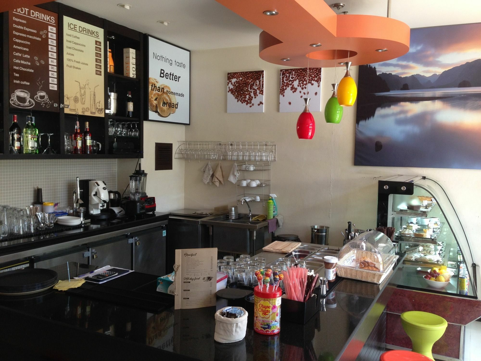 Enjoy'S Beach House & Cafe' Ban Karon Esterno foto