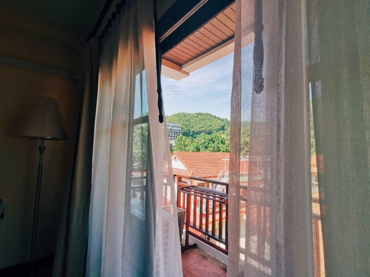 Enjoy'S Beach House & Cafe' Ban Karon Esterno foto